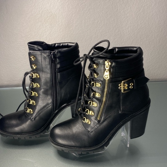 GBG GUESS Womens Black Combat Gold Tone Jaylee Round Toe Block Heel Booties - Picture 4 of 6